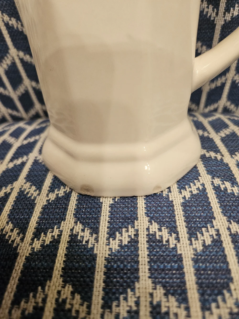 Replacement Cream Ceramic Spice Ahaker with Handle - Classic Home Dining